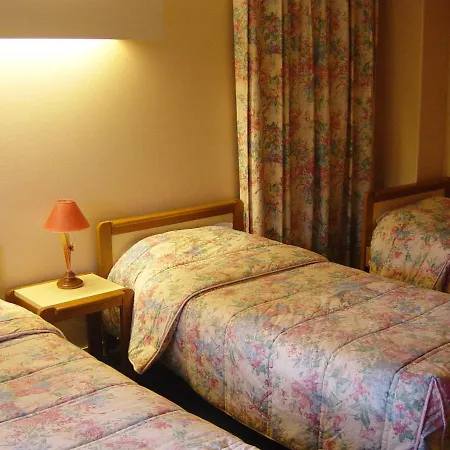 Adonis D'hotes Panzió Saint-Germain-Laprade